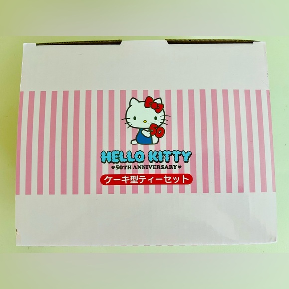 Sanrio Hello Kitty 50th Anniversary Cake Shaped Tea Set - Japan Official - Picture 7 of 8